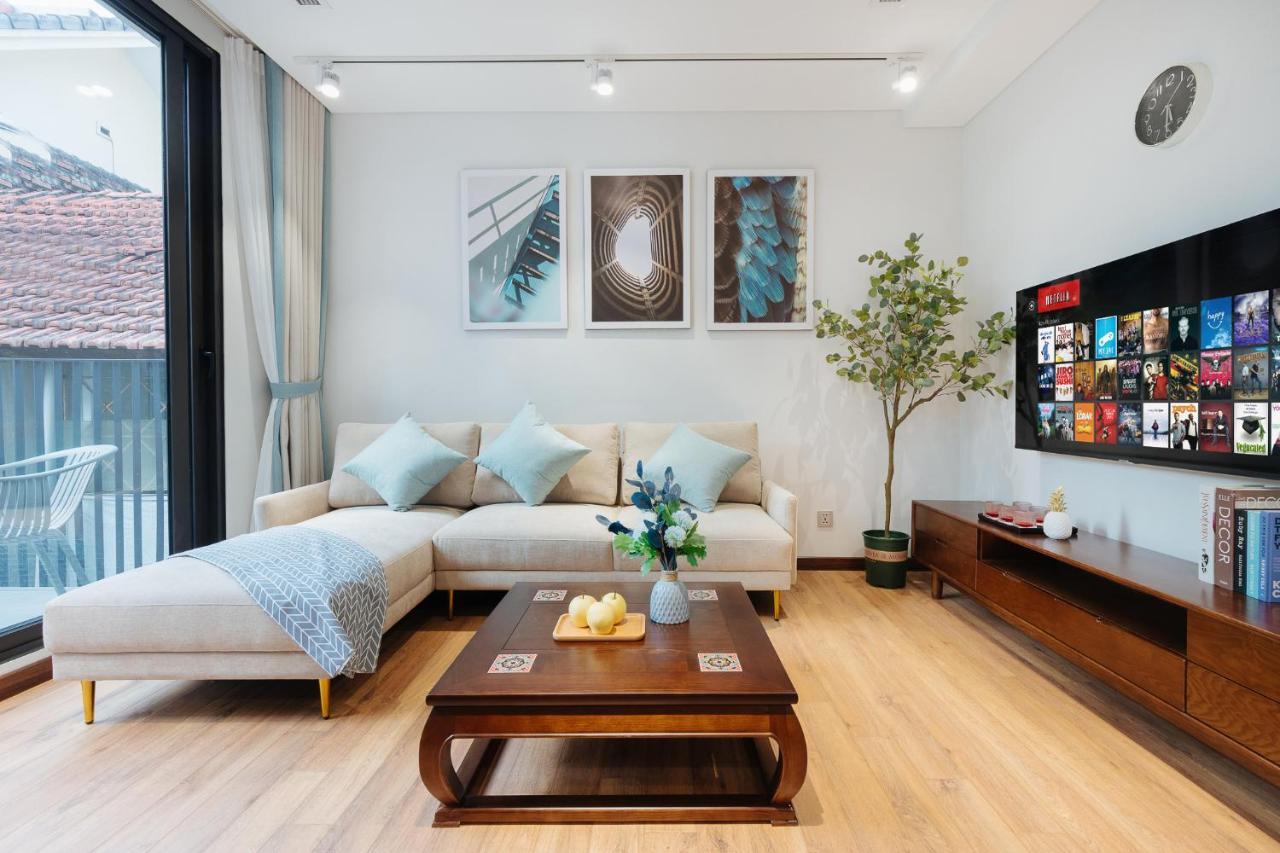 Margaery Boutique Apartment & Skyon9 Rooftop Bar Hanoi Buitenkant foto