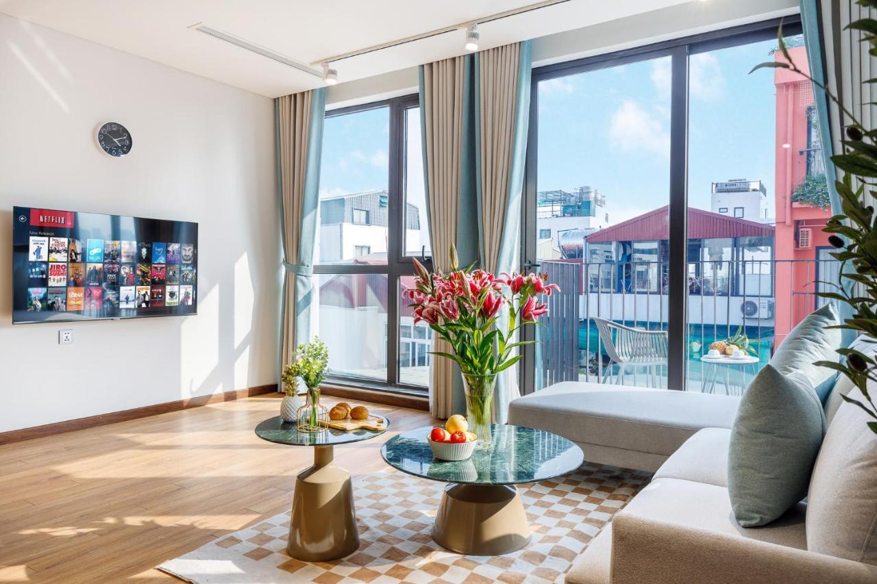 Margaery Boutique Apartment & Skyon9 Rooftop Bar Hanoi Buitenkant foto
