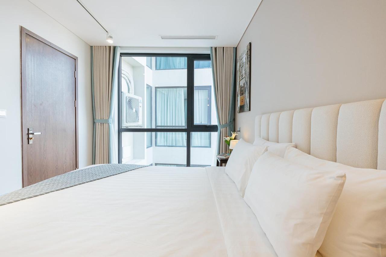 Margaery Boutique Apartment & Skyon9 Rooftop Bar Hanoi Buitenkant foto