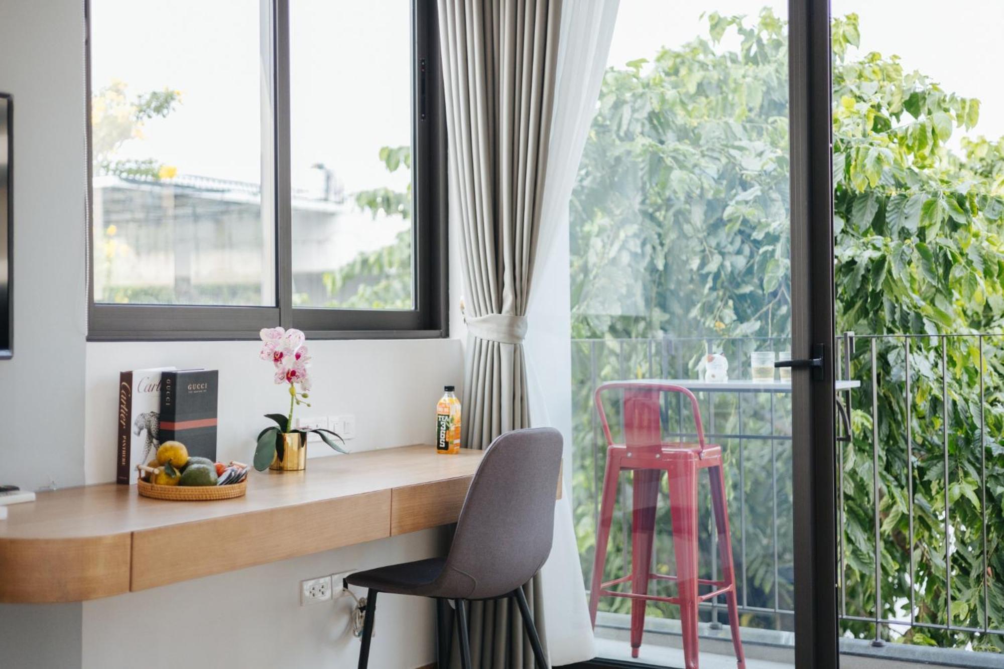 Margaery Boutique Apartment & Skyon9 Rooftop Bar Hanoi Buitenkant foto