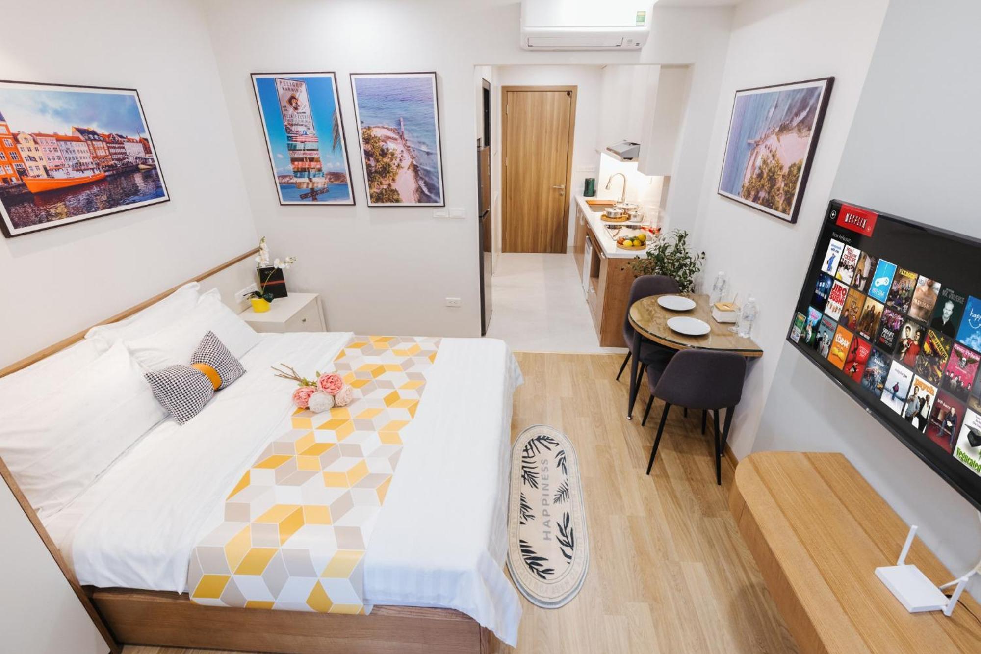 Margaery Boutique Apartment & Skyon9 Rooftop Bar Hanoi Buitenkant foto