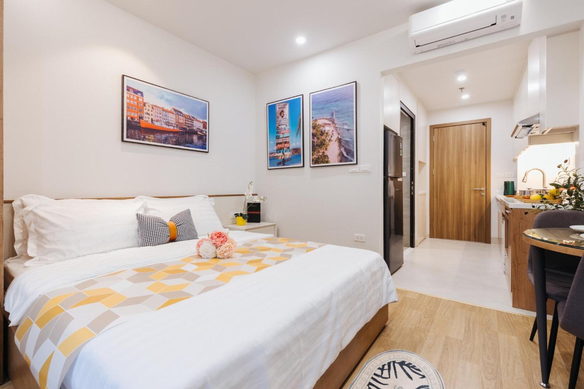 Margaery Boutique Apartment & Skyon9 Rooftop Bar Hanoi Buitenkant foto
