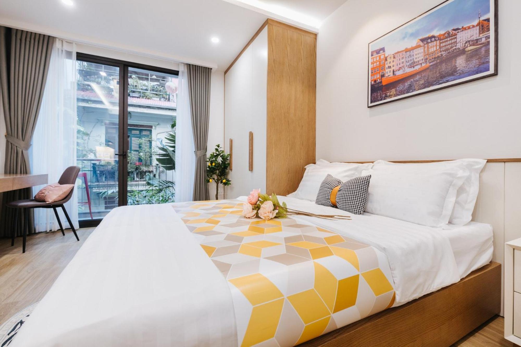 Margaery Boutique Apartment & Skyon9 Rooftop Bar Hanoi Buitenkant foto
