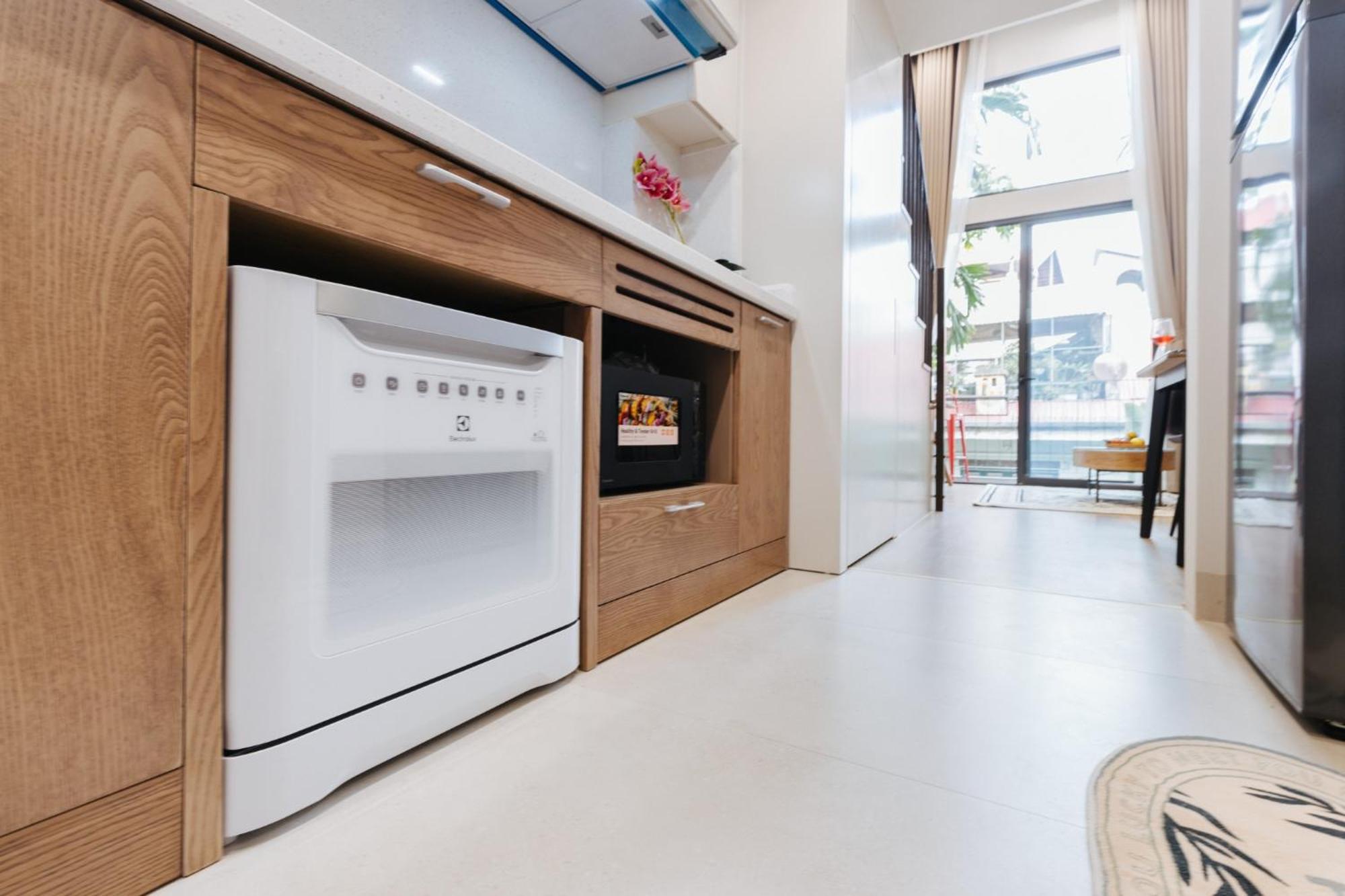 Margaery Boutique Apartment & Skyon9 Rooftop Bar Hanoi Buitenkant foto