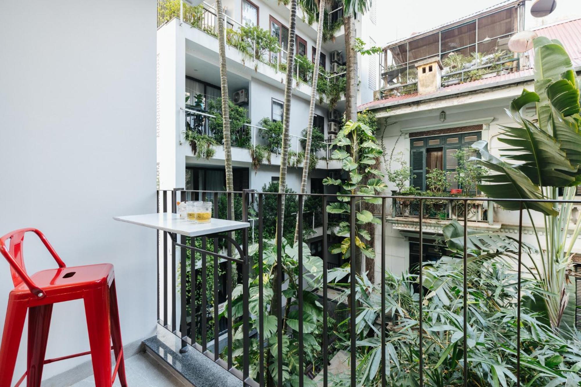 Margaery Boutique Apartment & Skyon9 Rooftop Bar Hanoi Buitenkant foto