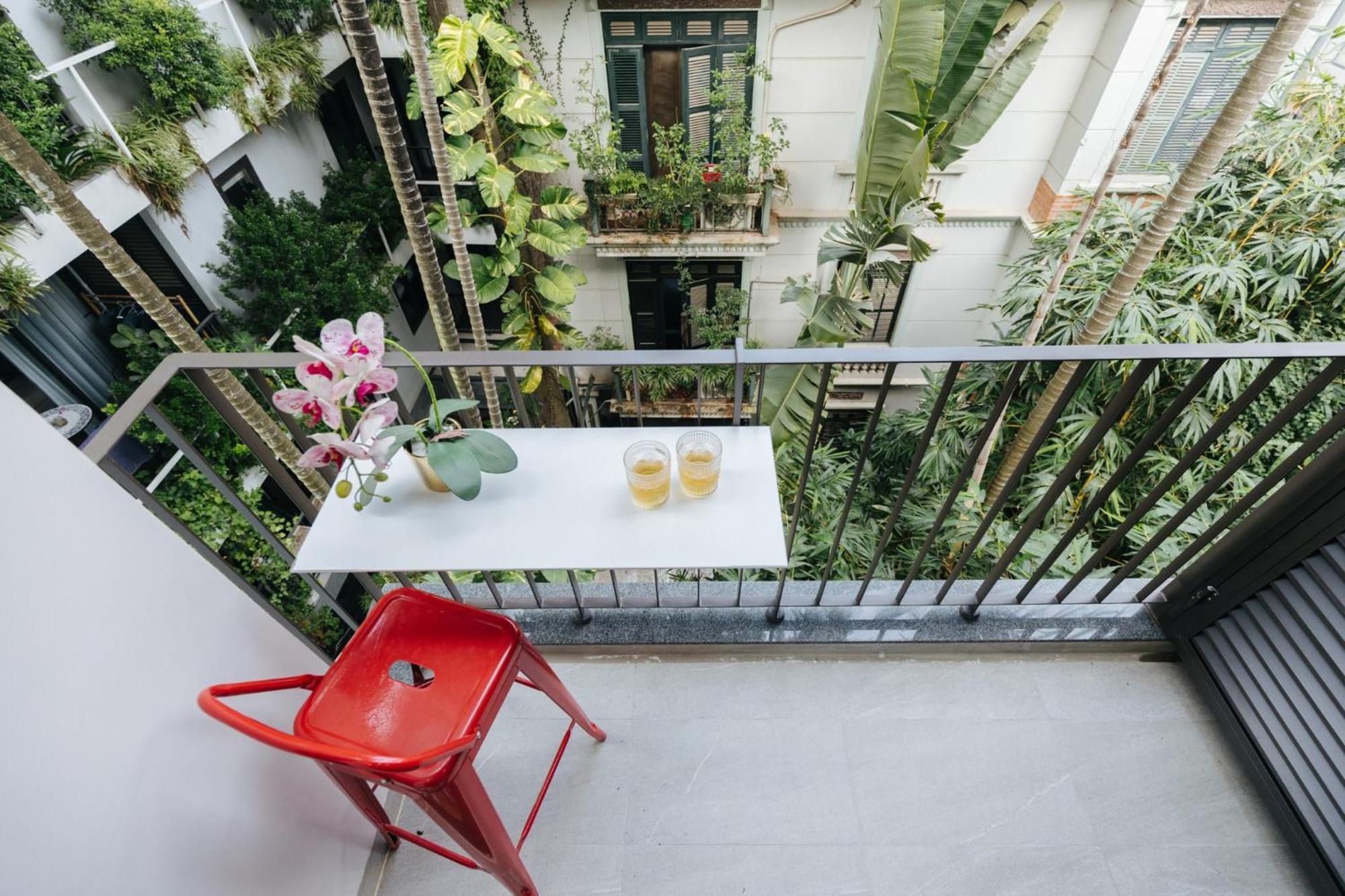 Margaery Boutique Apartment & Skyon9 Rooftop Bar Hanoi Buitenkant foto
