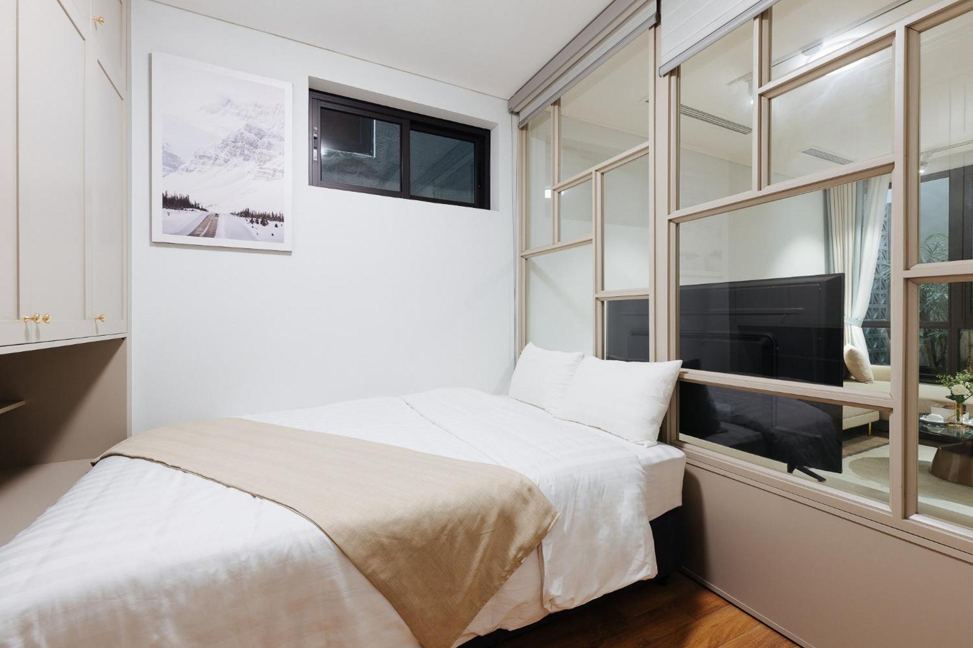 Margaery Boutique Apartment & Skyon9 Rooftop Bar Hanoi Buitenkant foto