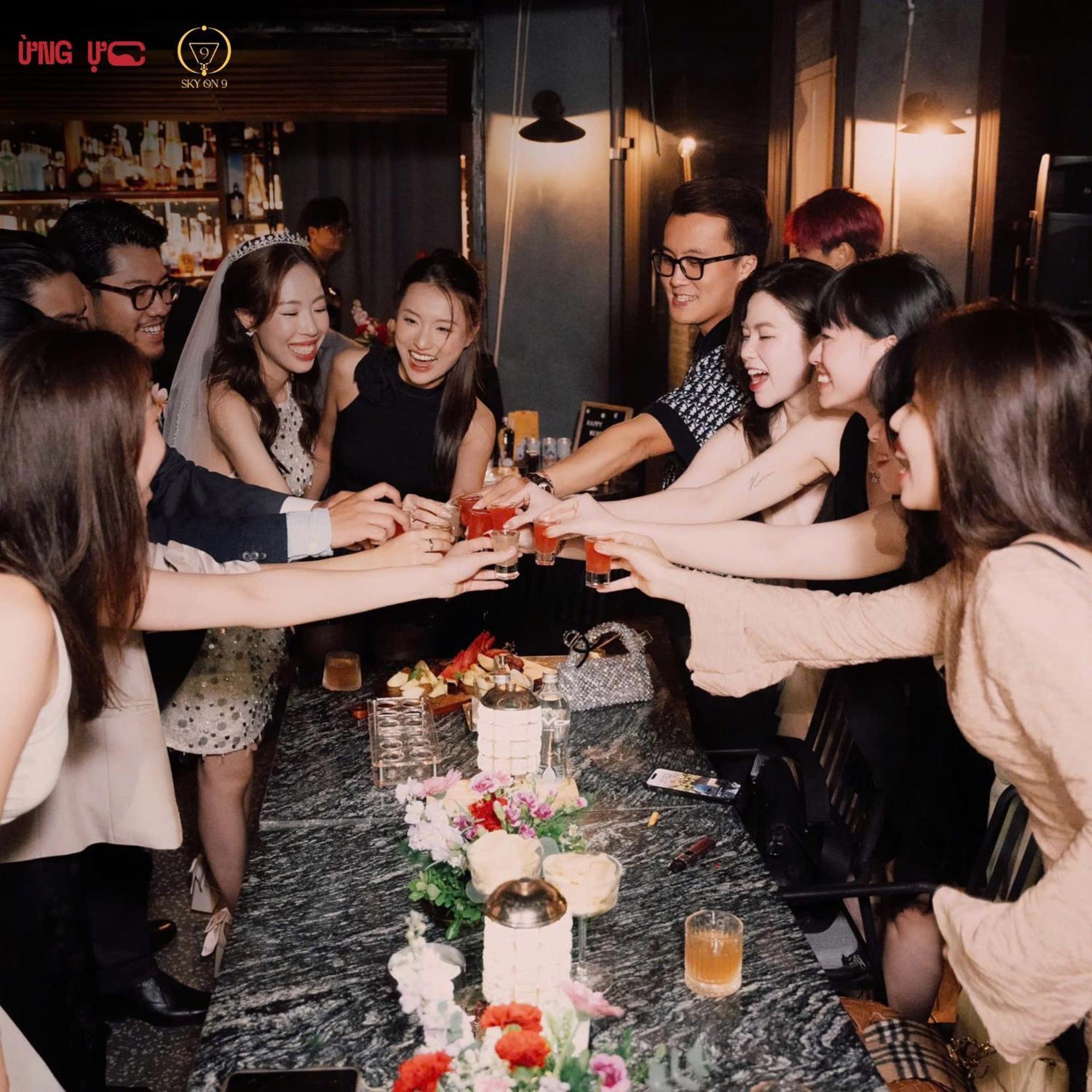 Margaery Boutique Apartment & Skyon9 Rooftop Bar Hanoi Buitenkant foto